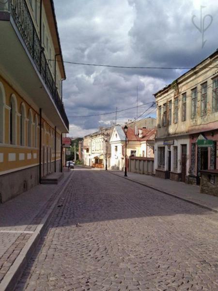 Appartamento Зарванская Стрит 9 Kam'janec'-Podil's'kyj Esterno foto